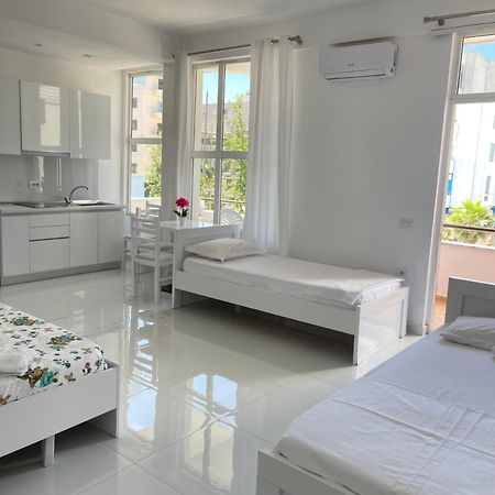 Rai Rooms Дуррес Екстер'єр фото