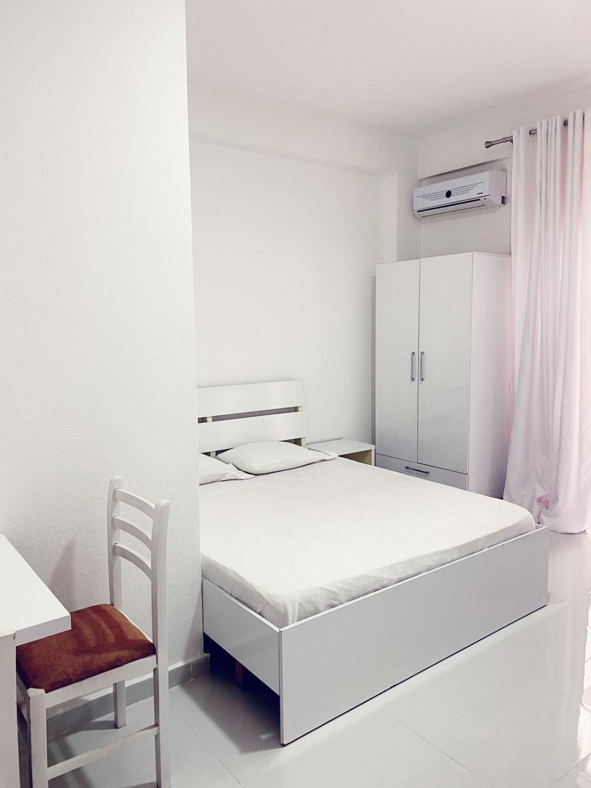 Rai Rooms Дуррес Екстер'єр фото