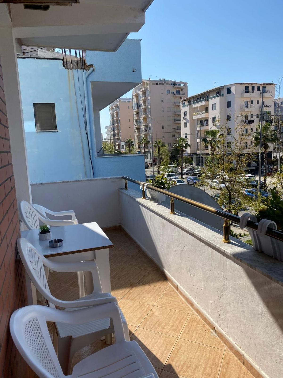 Rai Rooms Дуррес Екстер'єр фото