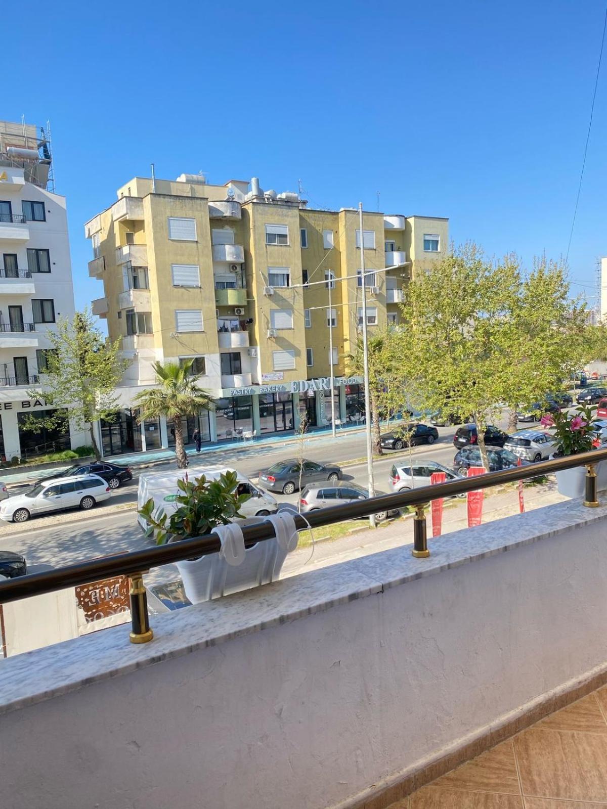 Rai Rooms Дуррес Екстер'єр фото