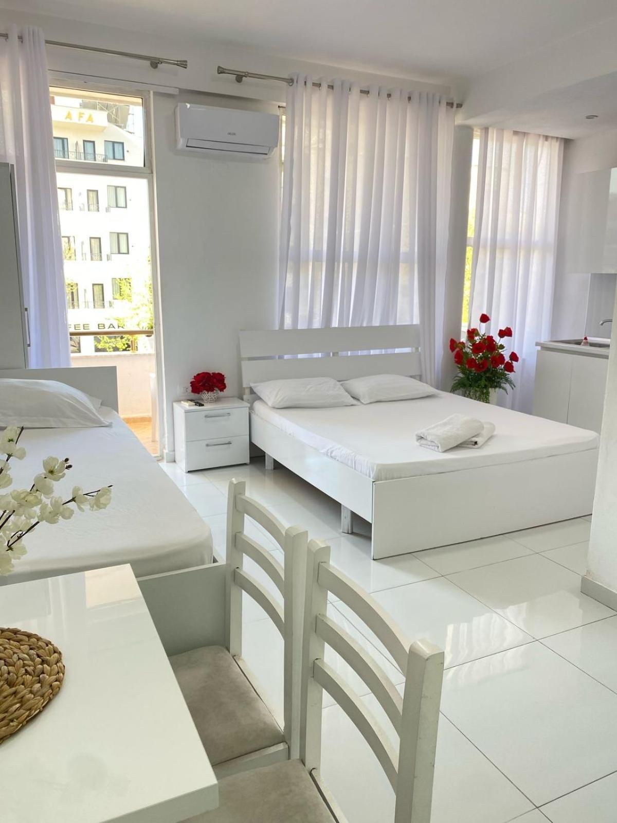 Rai Rooms Дуррес Екстер'єр фото