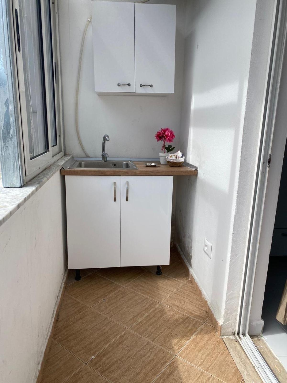 Rai Rooms Дуррес Екстер'єр фото