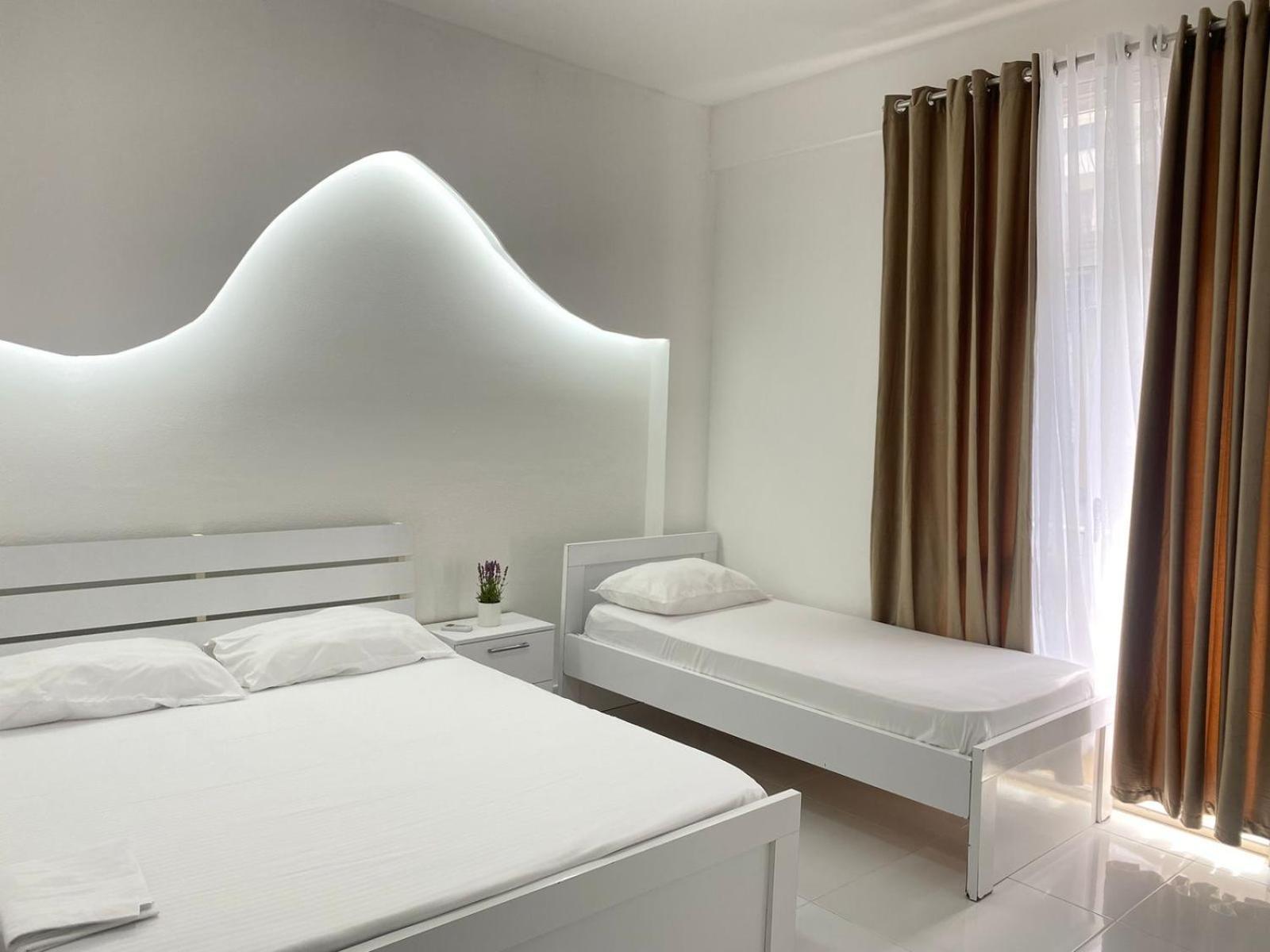 Rai Rooms Дуррес Екстер'єр фото